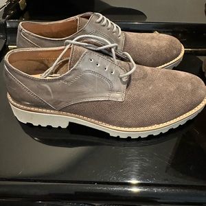 NWT Boys Steve Madden 5.5y Distressed look